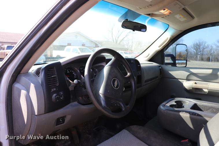 image for item EC9427 2009 Chevrolet Silverado 2500HD Ext. Cab pickup truck