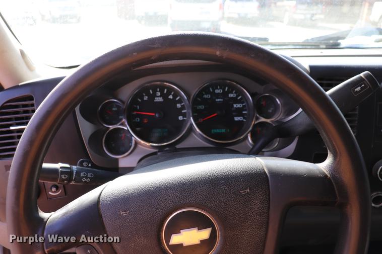 image for item EC9427 2009 Chevrolet Silverado 2500HD Ext. Cab pickup truck