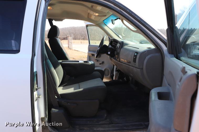 image for item EC9427 2009 Chevrolet Silverado 2500HD Ext. Cab pickup truck