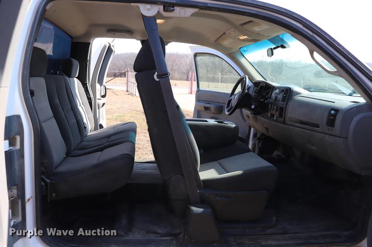 image for item EC9427 2009 Chevrolet Silverado 2500HD Ext. Cab pickup truck