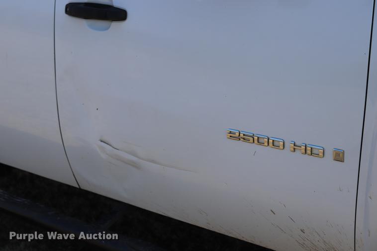 image for item EC9427 2009 Chevrolet Silverado 2500HD Ext. Cab pickup truck