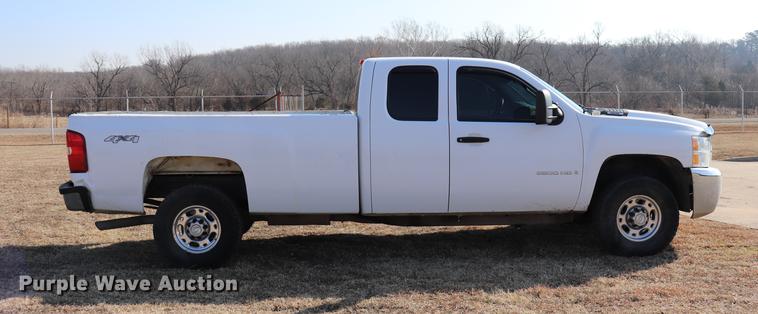 image for item EC9428 2009 Chevrolet Silverado 2500HD Ext. Cab pickup truck