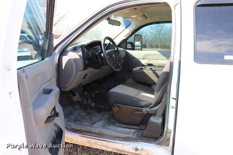 image for item EC9428 2009 Chevrolet Silverado 2500HD Ext. Cab pickup truck