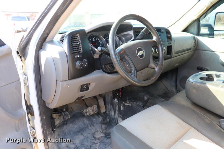 image for item EC9428 2009 Chevrolet Silverado 2500HD Ext. Cab pickup truck