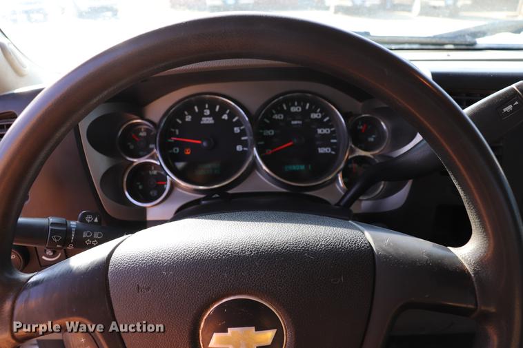 image for item EC9428 2009 Chevrolet Silverado 2500HD Ext. Cab pickup truck