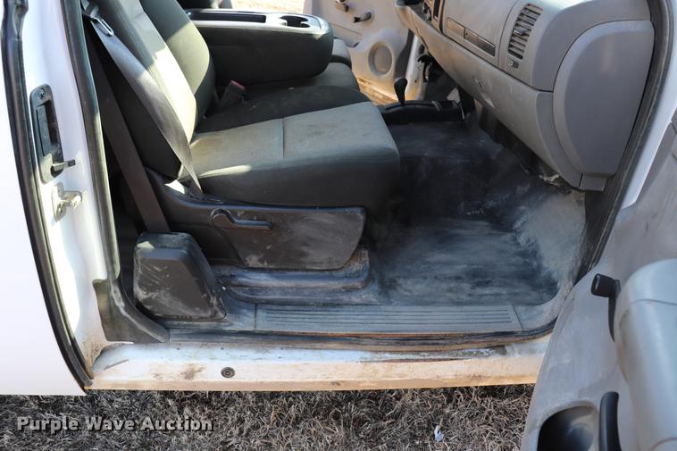 image for item EC9428 2009 Chevrolet Silverado 2500HD Ext. Cab pickup truck