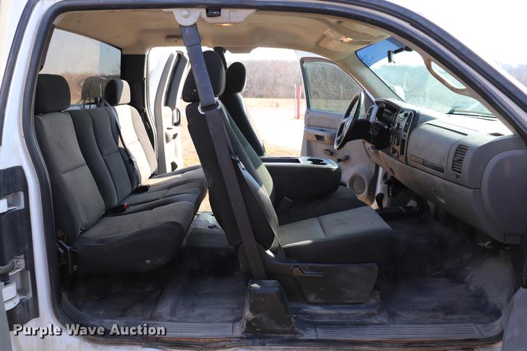 image for item EC9428 2009 Chevrolet Silverado 2500HD Ext. Cab pickup truck