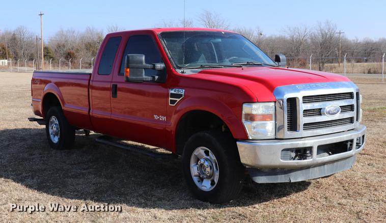 image for item EC9429 2010 Ford F250 Super Duty XLT Super Cab pickup truck