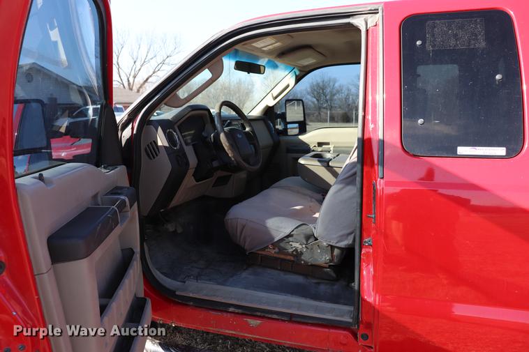 image for item EC9429 2010 Ford F250 Super Duty XLT Super Cab pickup truck