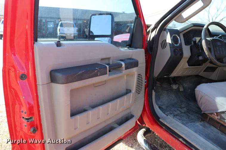 image for item EC9429 2010 Ford F250 Super Duty XLT Super Cab pickup truck