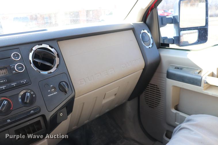 image for item EC9429 2010 Ford F250 Super Duty XLT Super Cab pickup truck