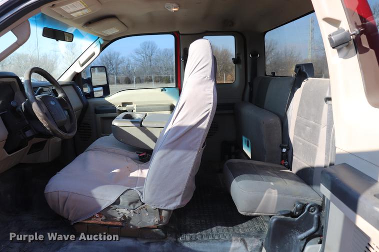 image for item EC9429 2010 Ford F250 Super Duty XLT Super Cab pickup truck