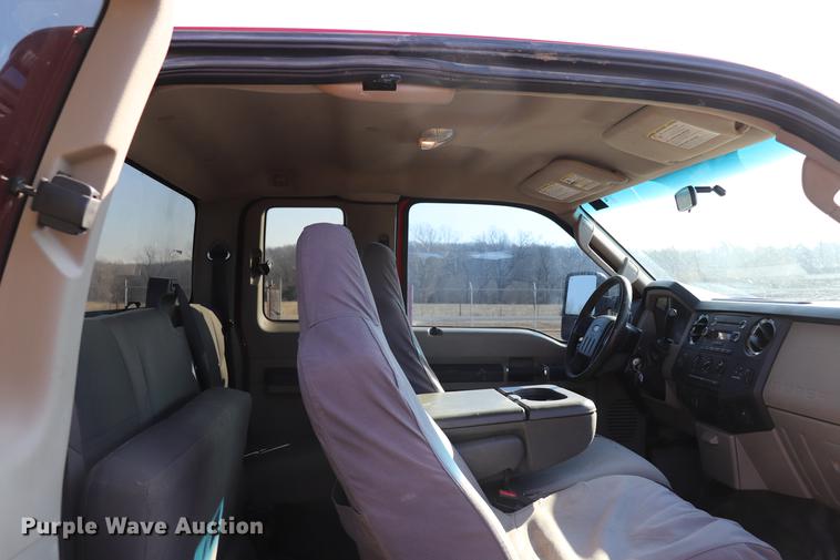 image for item EC9429 2010 Ford F250 Super Duty XLT Super Cab pickup truck