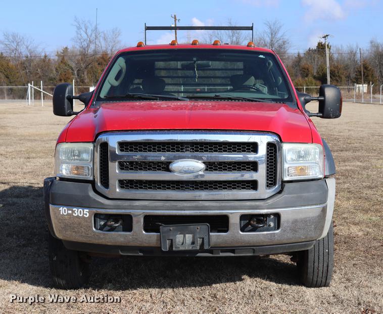 image for item EC9430 2007 Ford F450 Super Duty Super Cab flatbed truck