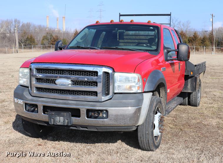 image for item EC9430 2007 Ford F450 Super Duty Super Cab flatbed truck