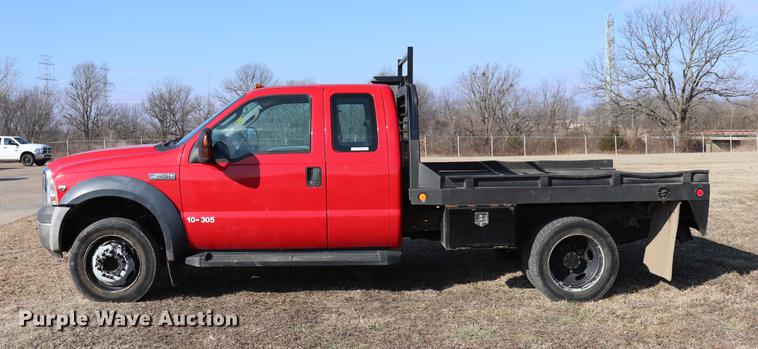 image for item EC9430 2007 Ford F450 Super Duty Super Cab flatbed truck