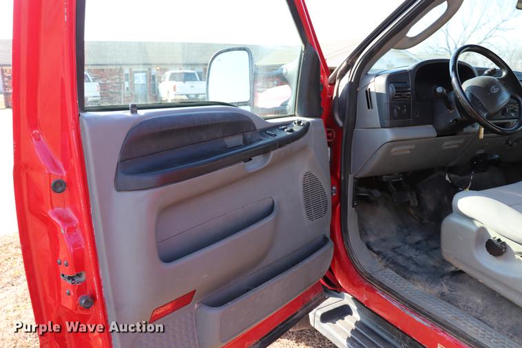 image for item EC9430 2007 Ford F450 Super Duty Super Cab flatbed truck