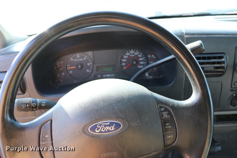 image for item EC9430 2007 Ford F450 Super Duty Super Cab flatbed truck