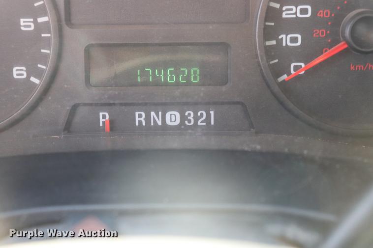 image for item EC9430 2007 Ford F450 Super Duty Super Cab flatbed truck