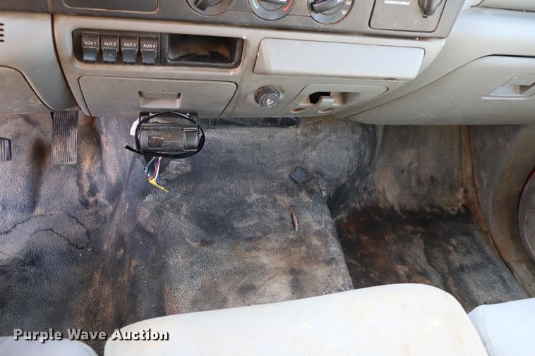 image for item EC9430 2007 Ford F450 Super Duty Super Cab flatbed truck