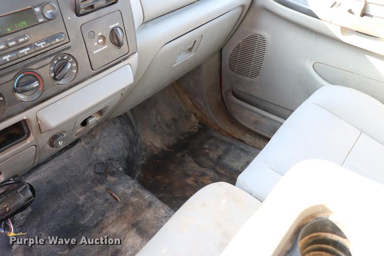 image for item EC9430 2007 Ford F450 Super Duty Super Cab flatbed truck