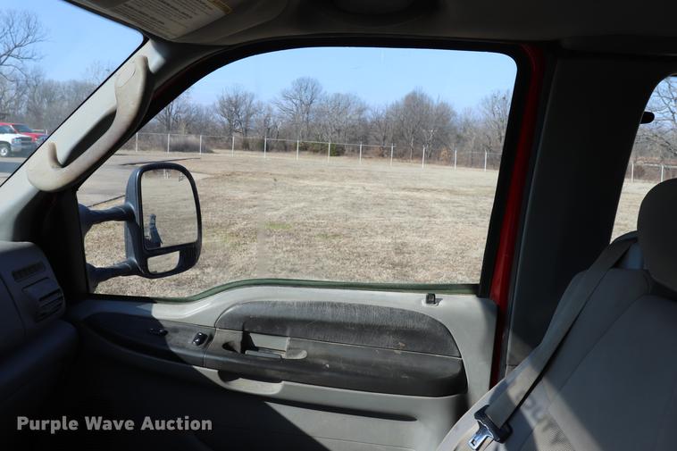 image for item EC9430 2007 Ford F450 Super Duty Super Cab flatbed truck