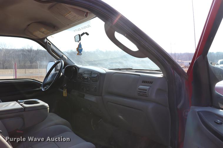 image for item EC9430 2007 Ford F450 Super Duty Super Cab flatbed truck