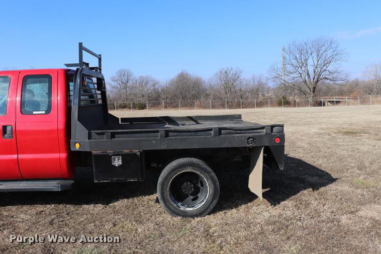 image for item EC9430 2007 Ford F450 Super Duty Super Cab flatbed truck