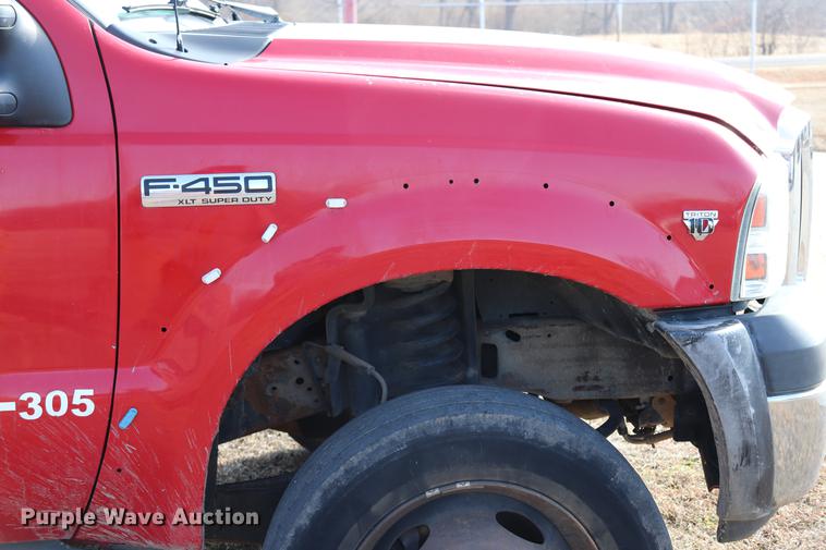 image for item EC9430 2007 Ford F450 Super Duty Super Cab flatbed truck