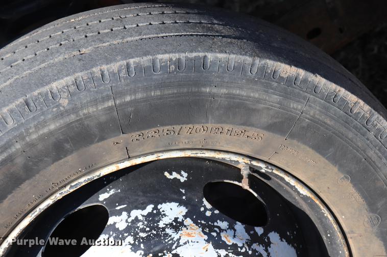 image for item EC9430 2007 Ford F450 Super Duty Super Cab flatbed truck