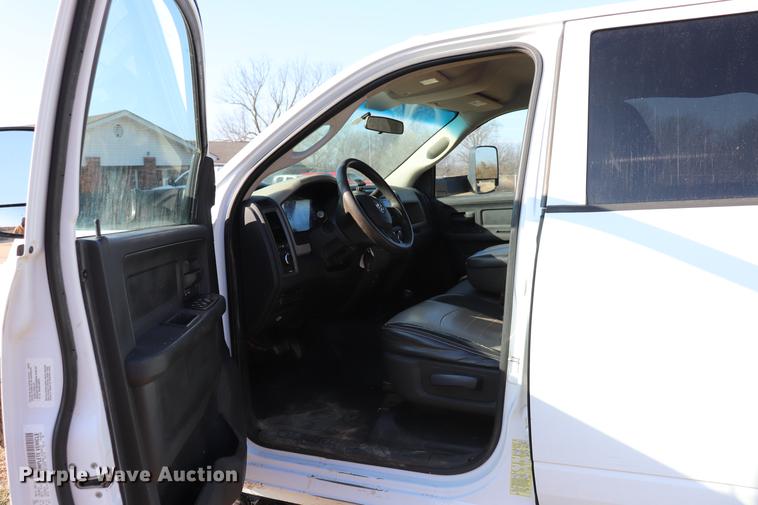 image for item EC9431 2012 Dodge Ram 3500 Crew Cab flatbed pickup truck