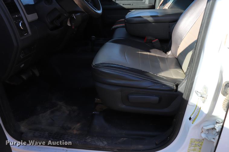 image for item EC9431 2012 Dodge Ram 3500 Crew Cab flatbed pickup truck