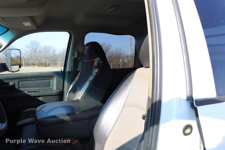 image for item EC9431 2012 Dodge Ram 3500 Crew Cab flatbed pickup truck