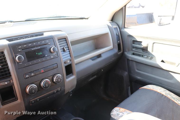 image for item EC9431 2012 Dodge Ram 3500 Crew Cab flatbed pickup truck