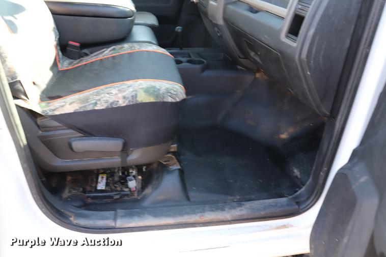 image for item EC9431 2012 Dodge Ram 3500 Crew Cab flatbed pickup truck