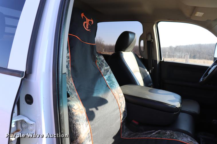 image for item EC9431 2012 Dodge Ram 3500 Crew Cab flatbed pickup truck