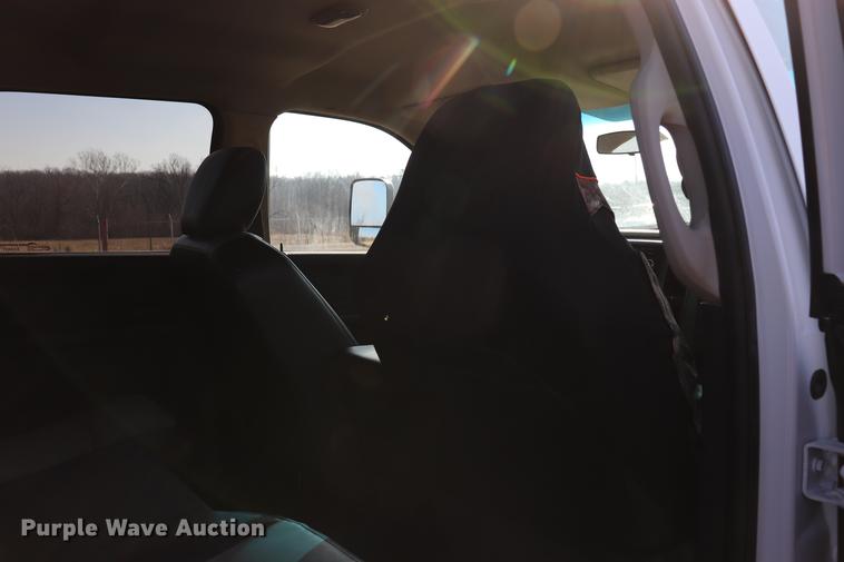 image for item EC9431 2012 Dodge Ram 3500 Crew Cab flatbed pickup truck