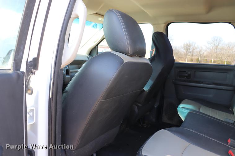 image for item EC9431 2012 Dodge Ram 3500 Crew Cab flatbed pickup truck