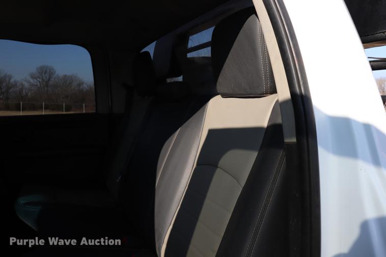 image for item EC9431 2012 Dodge Ram 3500 Crew Cab flatbed pickup truck