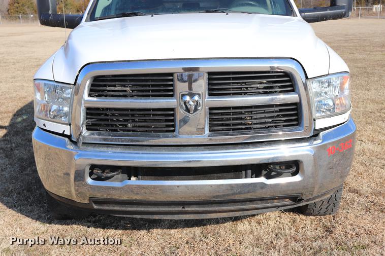 image for item EC9431 2012 Dodge Ram 3500 Crew Cab flatbed pickup truck