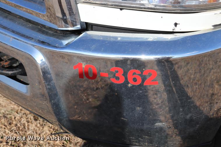 image for item EC9431 2012 Dodge Ram 3500 Crew Cab flatbed pickup truck