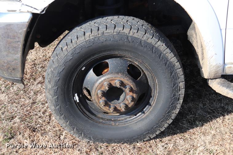 image for item EC9431 2012 Dodge Ram 3500 Crew Cab flatbed pickup truck