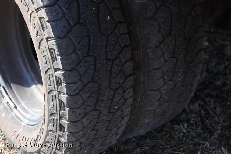 image for item EC9431 2012 Dodge Ram 3500 Crew Cab flatbed pickup truck