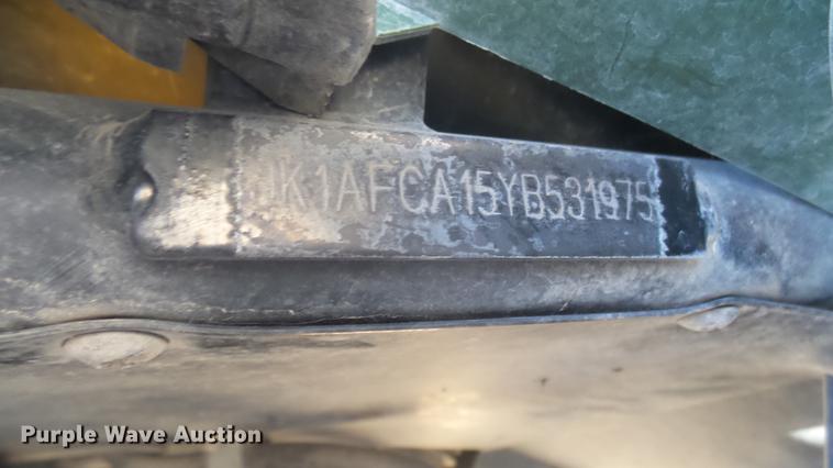 image for item ED9083 2000 Kawasaki Mule utility vehicle