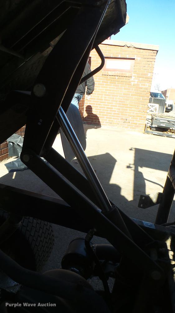 image for item ED9083 2000 Kawasaki Mule utility vehicle