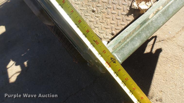 image for item ED9083 2000 Kawasaki Mule utility vehicle