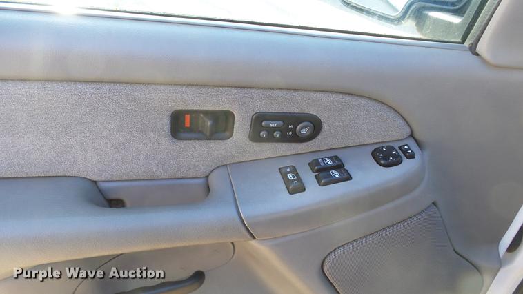 image for item EF9339 2001 Chevrolet Silverado 1500 Ext. Cab pickup truck