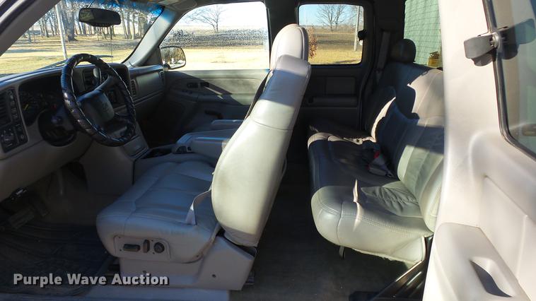 image for item EF9339 2001 Chevrolet Silverado 1500 Ext. Cab pickup truck