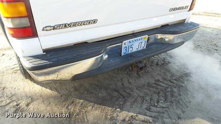 image for item EF9339 2001 Chevrolet Silverado 1500 Ext. Cab pickup truck