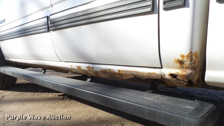 image for item EF9339 2001 Chevrolet Silverado 1500 Ext. Cab pickup truck